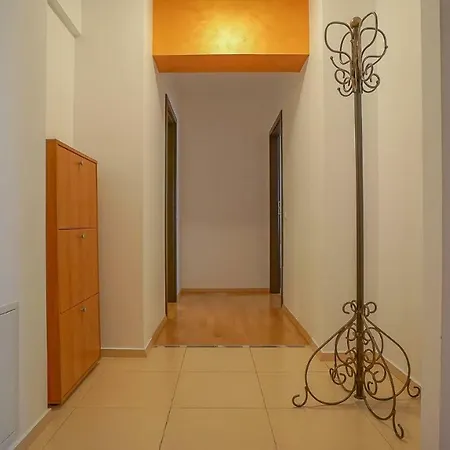 Luxury Accommodation/privilegio Апартаменти Брашов